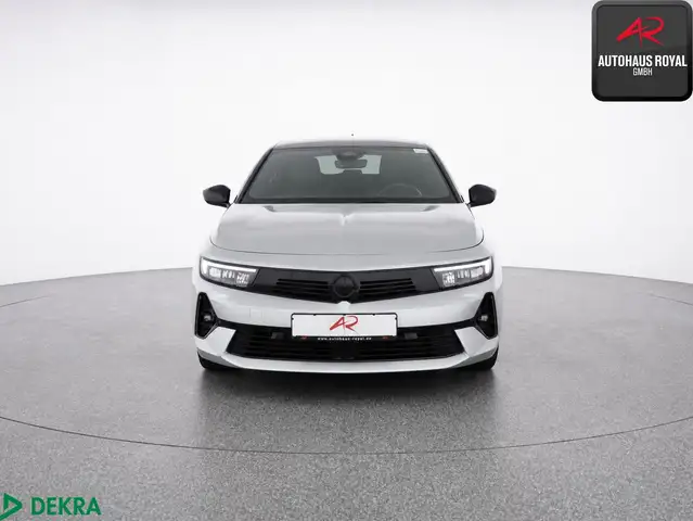 Opel Astra view 8