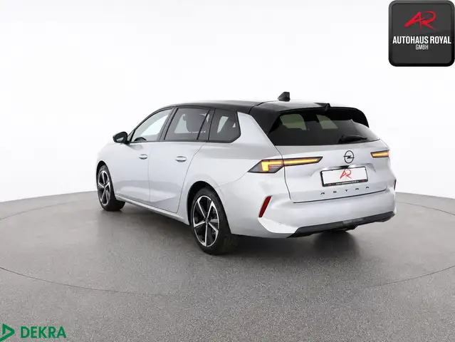 Opel Astra view 3