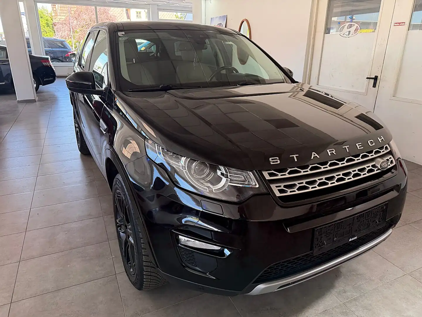 Land Rover Discovery Sport 2,2 SD4 4WD HSE Aut. Schwarz - 2