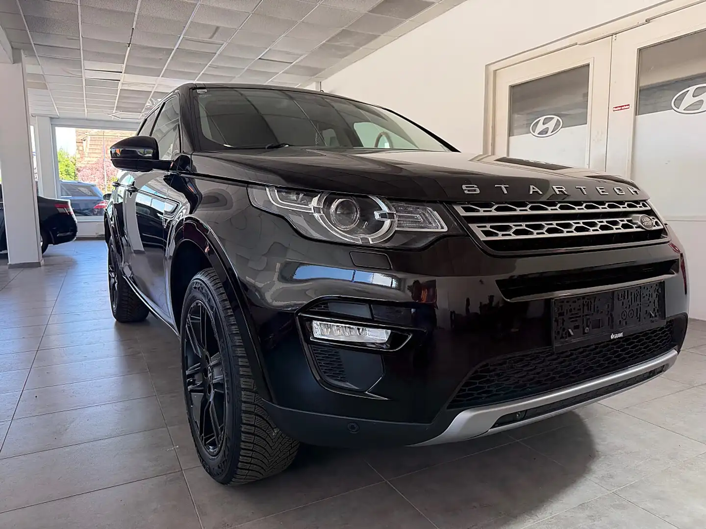 Land Rover Discovery Sport 2,2 SD4 4WD HSE Aut. Schwarz - 1