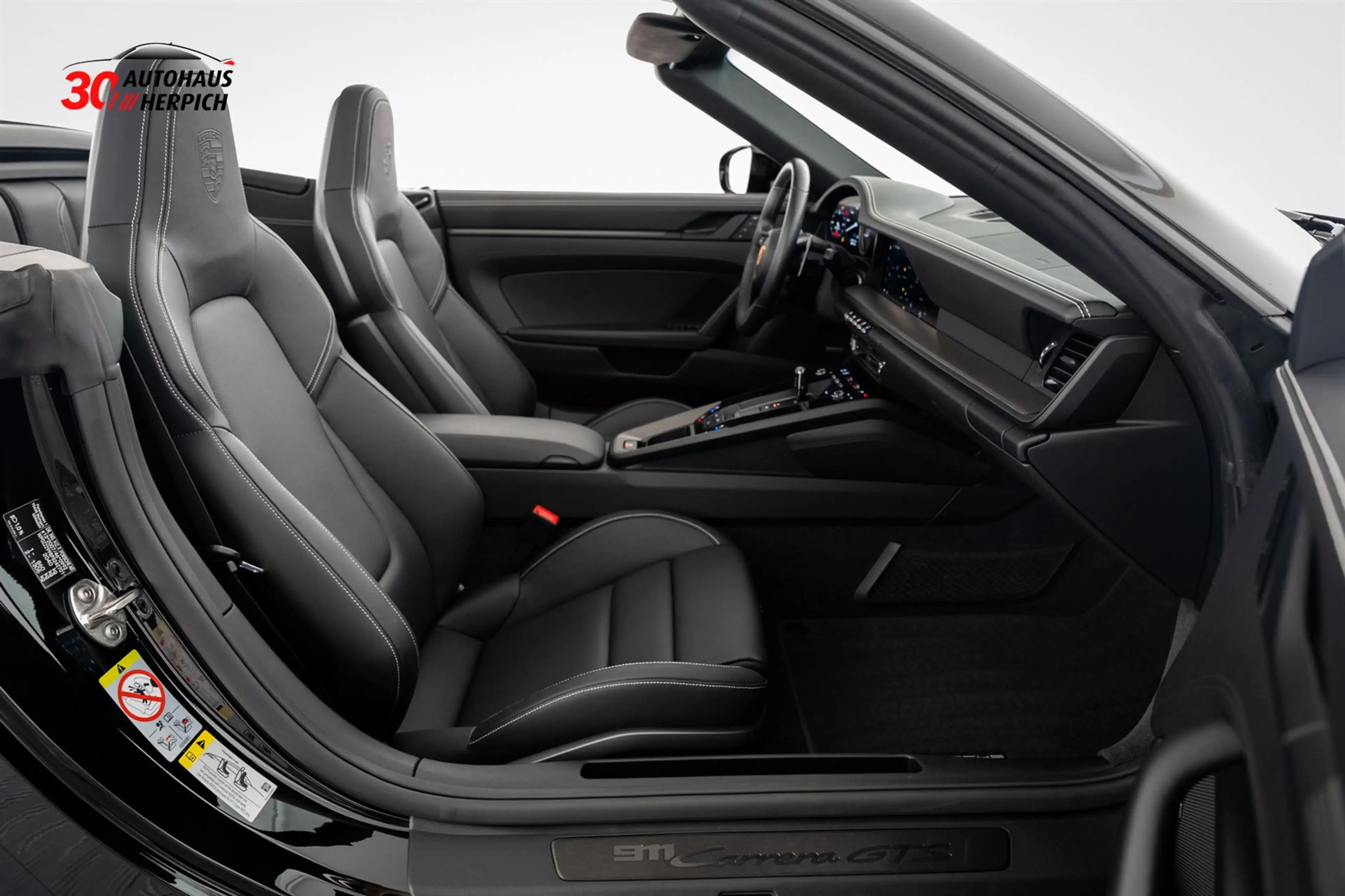 Porsche 992 Carrera GTS Cabrio Sitzbelüf HAL InnoD BOSE — photo 13
