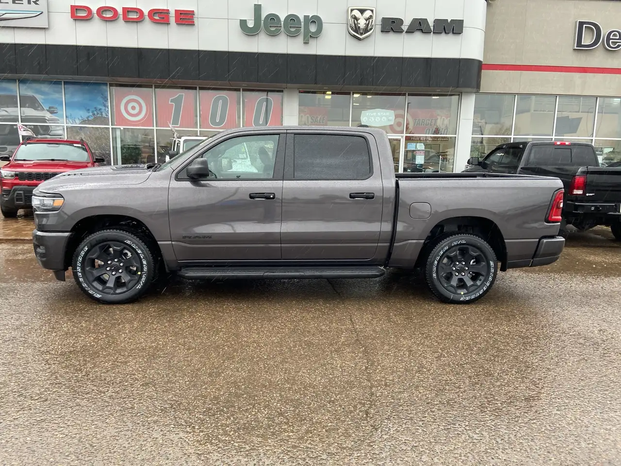 RAM 1500 снимка RAM 1500