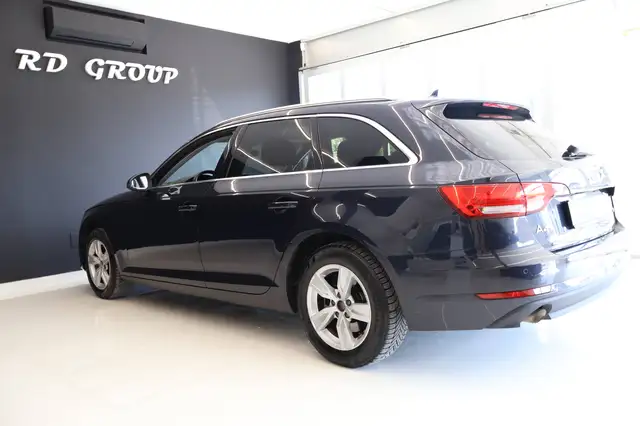 Audi A4 view 6