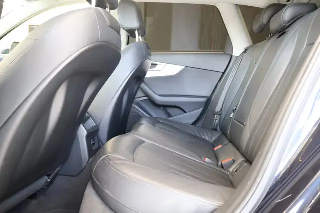 Audi A4 view 12