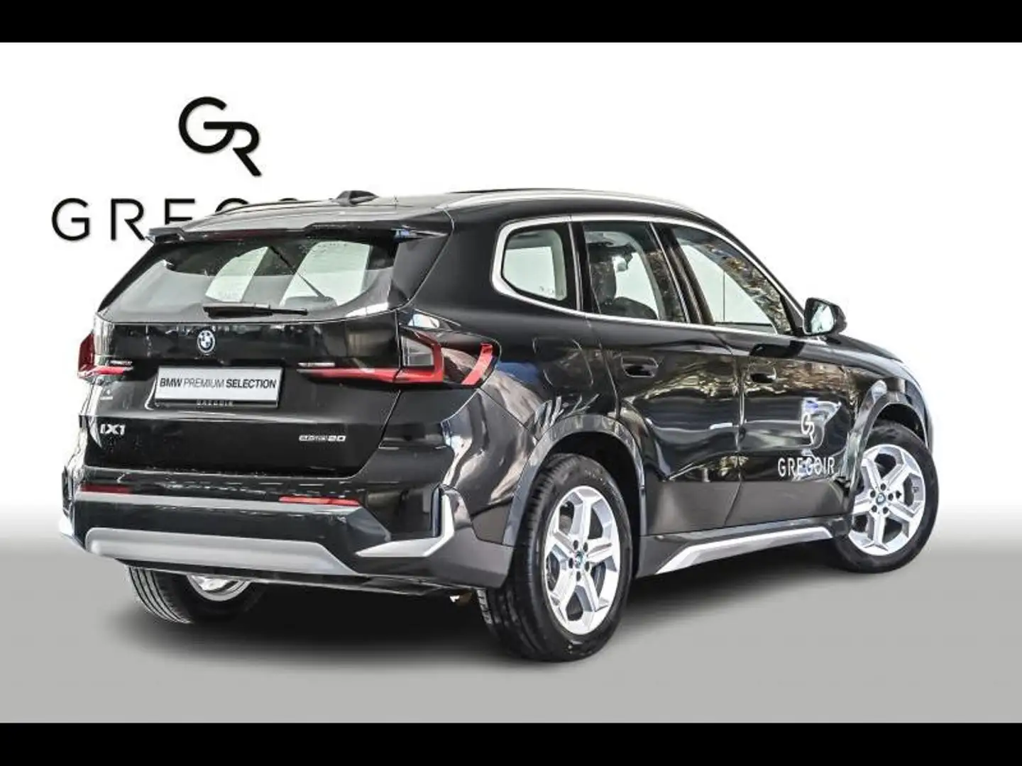 BMW iX1 X Line crna - 2