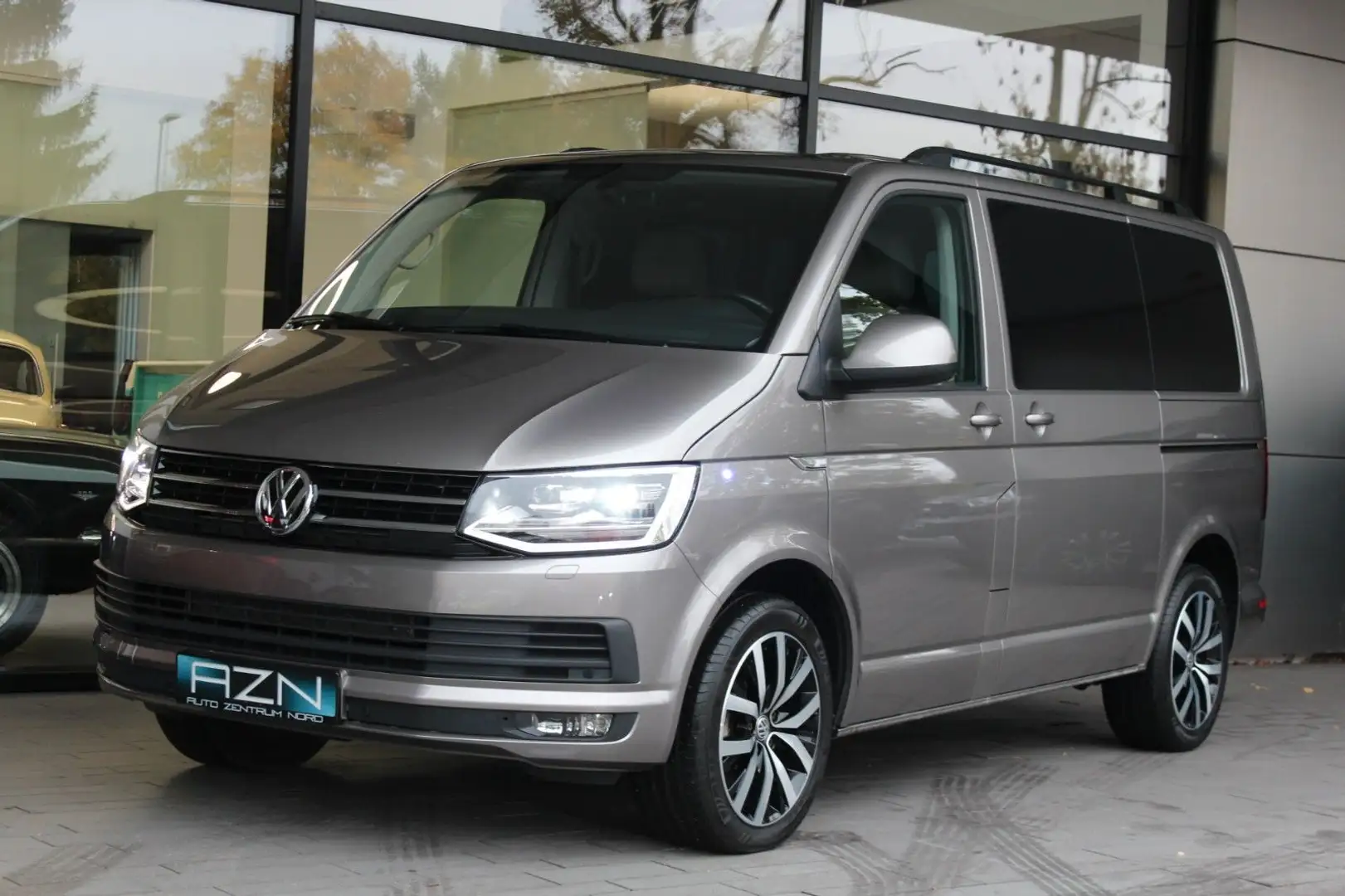 Volkswagen T6 Multivan Comfortline DSG mit Navi+LED Beige - 2