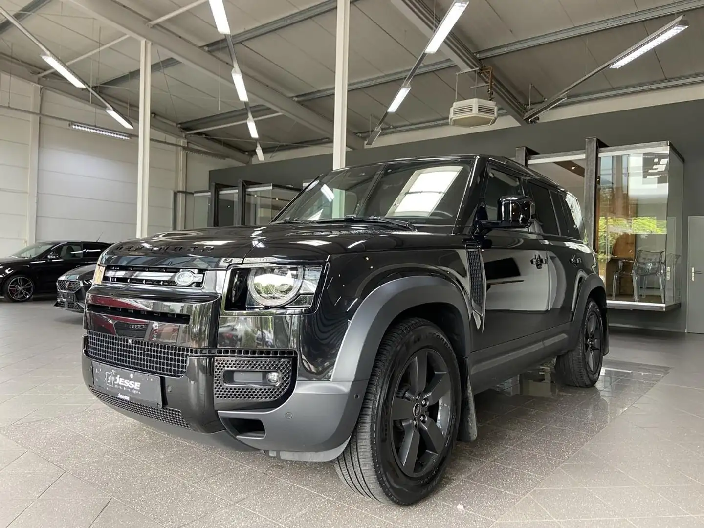 Land Rover Defender 110 3.0 D250 SE ACC HUD Meridian 360° AHK Schwarz - 1