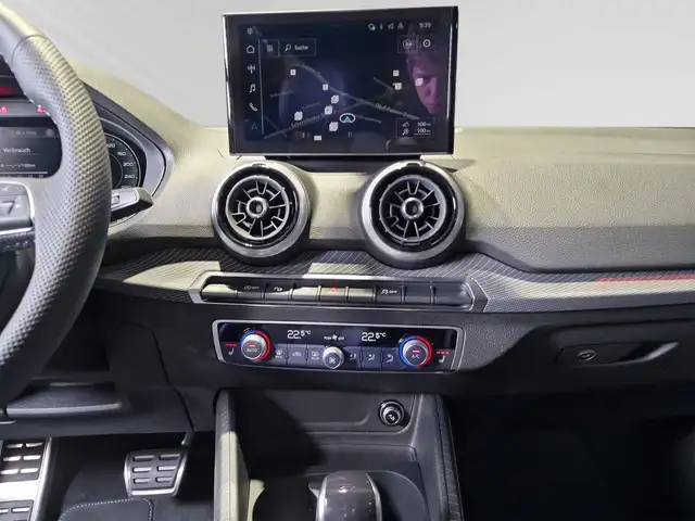 Audi Q2 view 9
