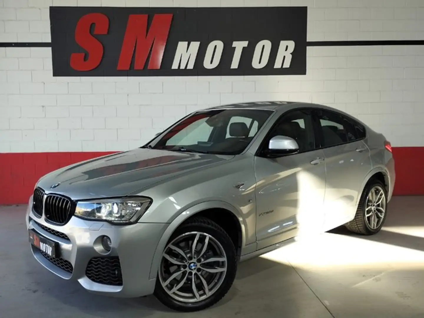 BMW X4 xDrive 20dA Argent - 1