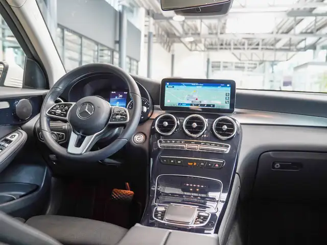 Mercedes-Benz GLC view 9