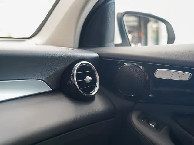 Mercedes-Benz GLC view 26