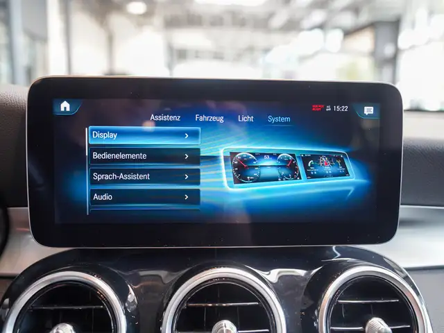 Mercedes-Benz GLC view 22
