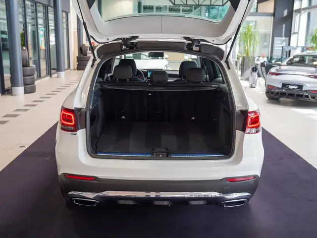 Mercedes-Benz GLC view 10