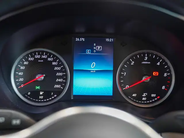 Mercedes-Benz GLC view 14
