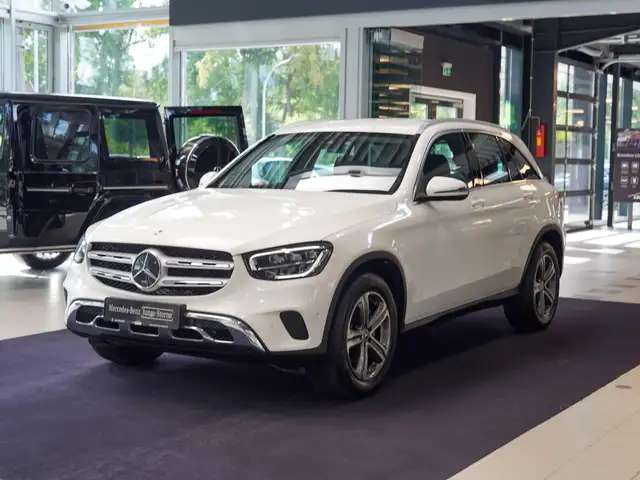 Mercedes-Benz GLC view 5