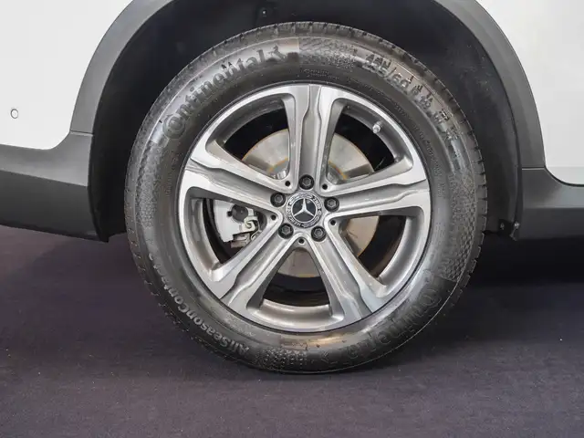 Mercedes-Benz GLC view 2