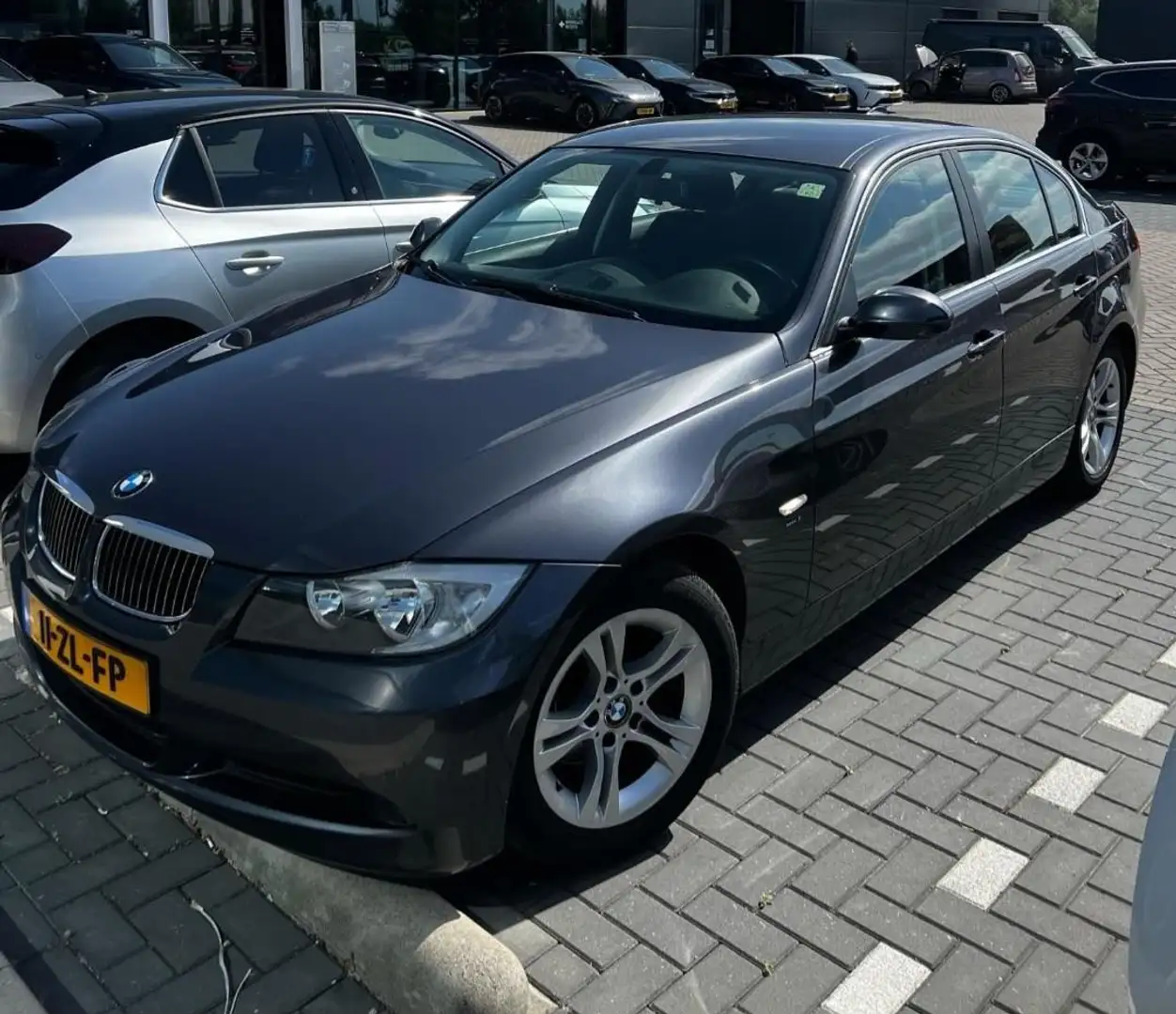 BMW 318 3-serie 318i Business Line Navi Airco Gris - 2