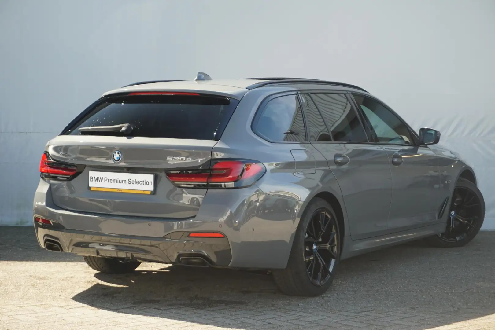 BMW 530 5 Serie Touring 530e xDrive M Sportpakket / Panora Gris - 2