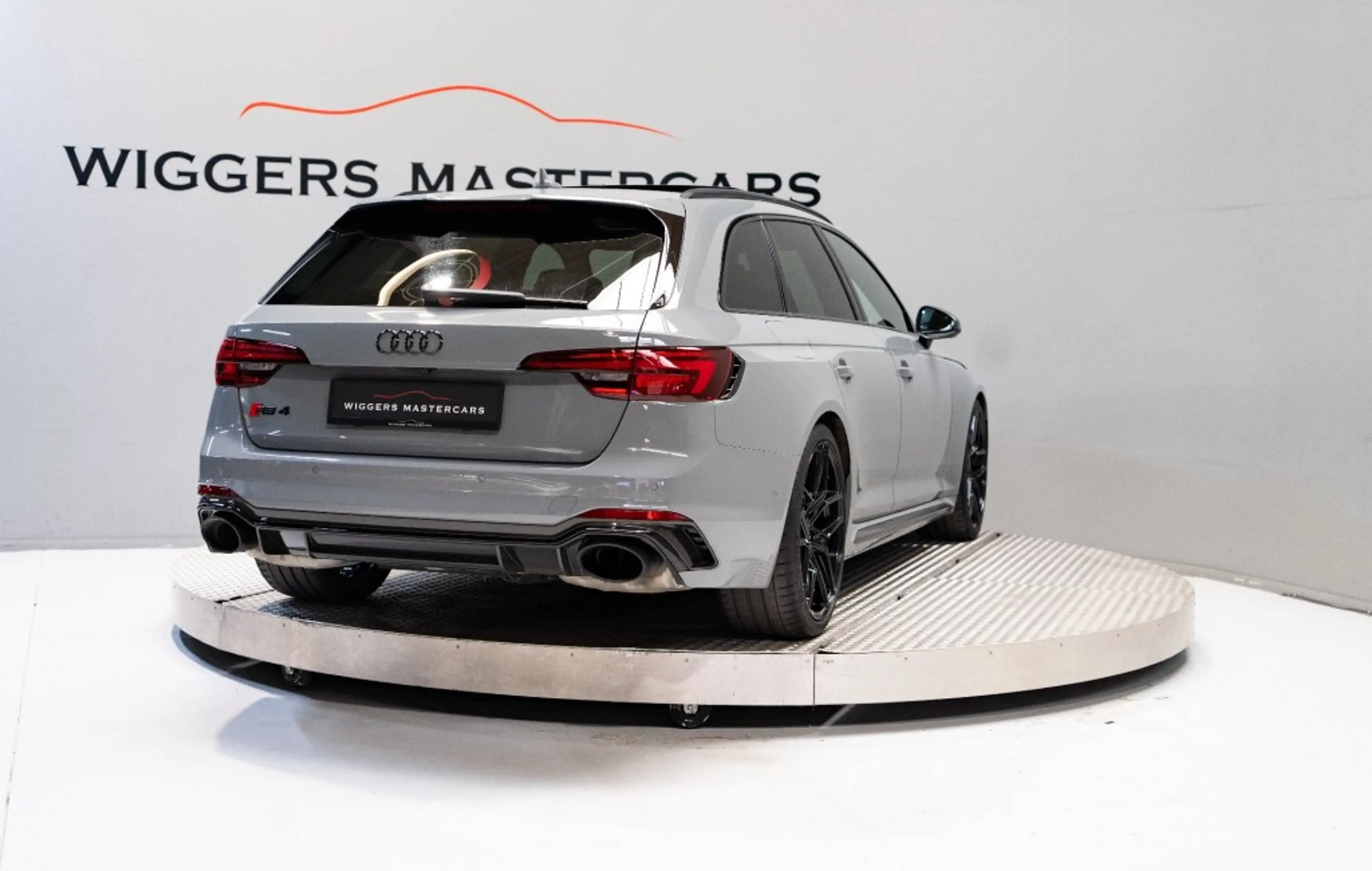 Audi RS4 2.9 TFSI 450 PK, Panodak, B&O audio, Head-up, Ker — photo 4