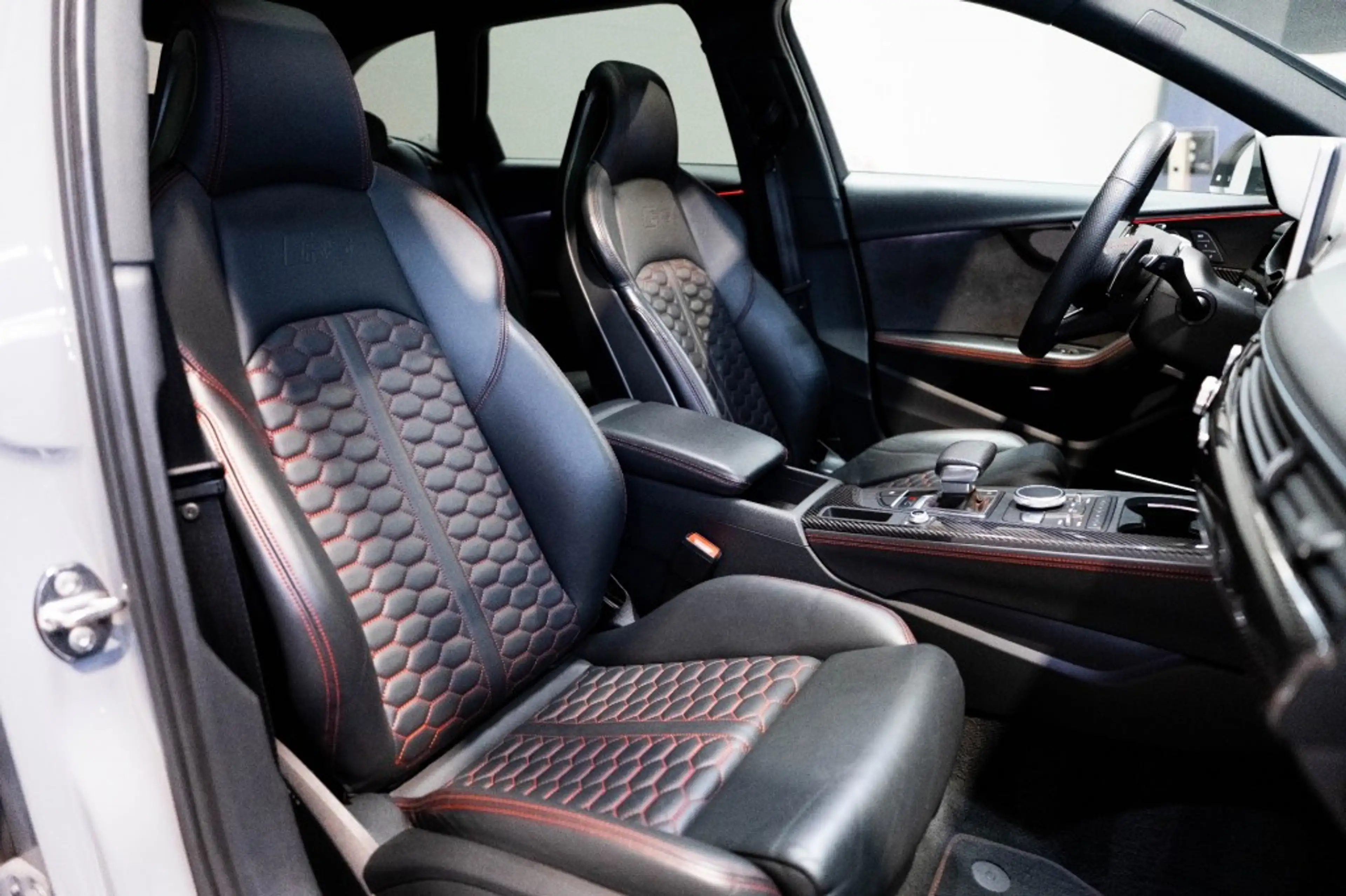 Audi RS4 2.9 TFSI 450 PK, Panodak, B&O audio, Head-up, Ker — photo 5