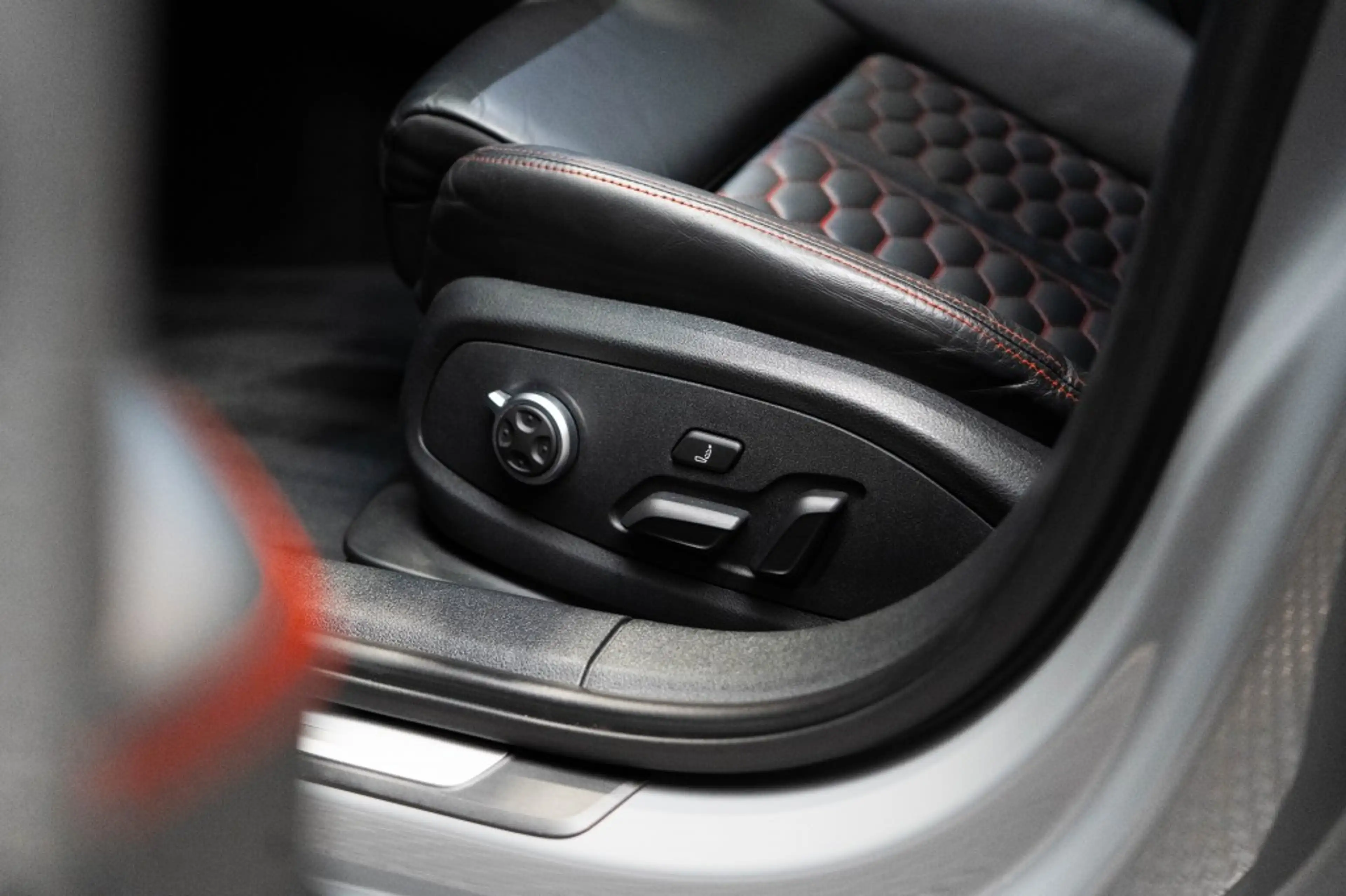 Audi RS4 2.9 TFSI 450 PK, Panodak, B&O audio, Head-up, Ker — photo 8