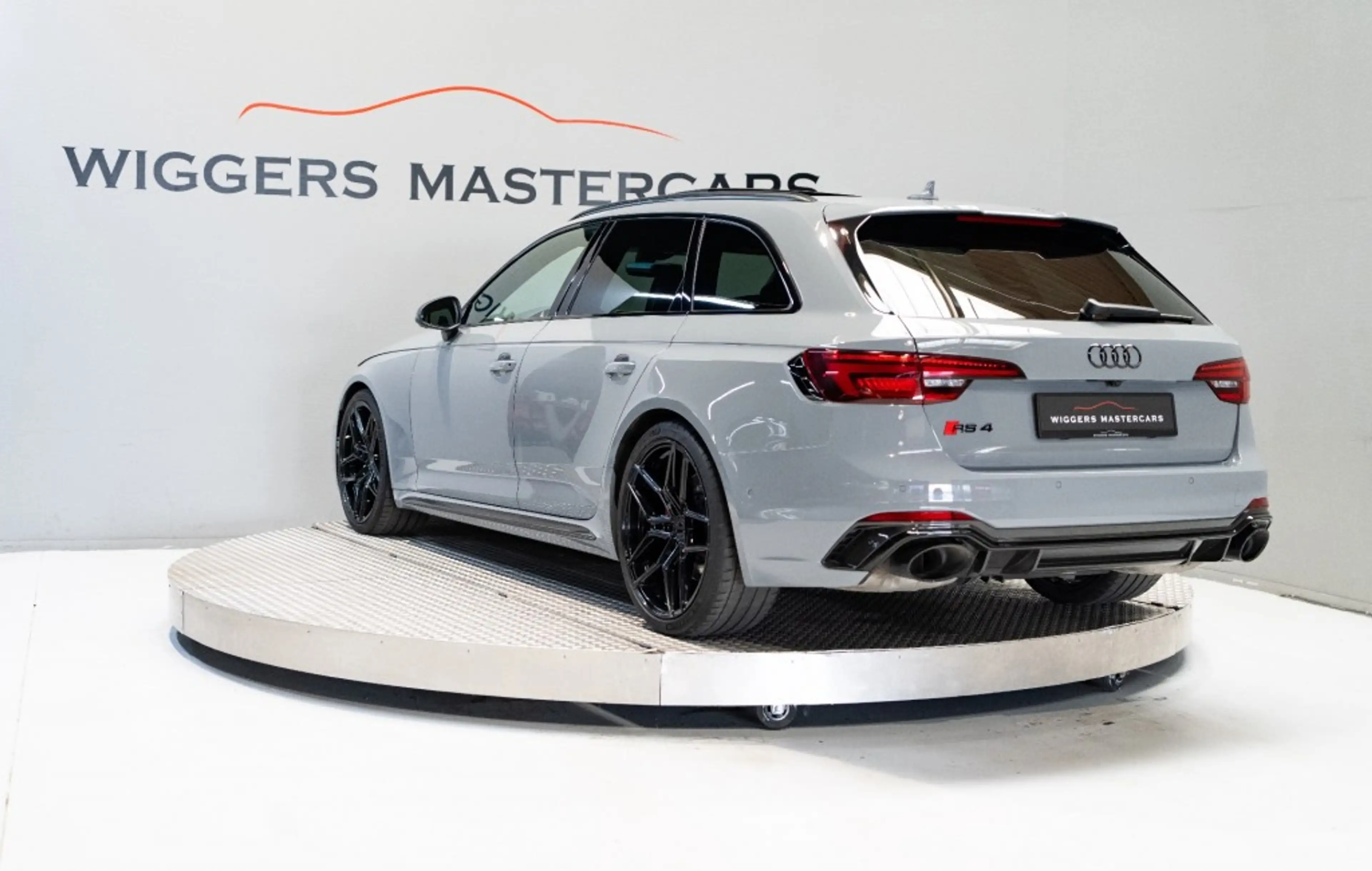 Audi RS4 2.9 TFSI 450 PK, Panodak, B&O audio, Head-up, Ker — photo 9