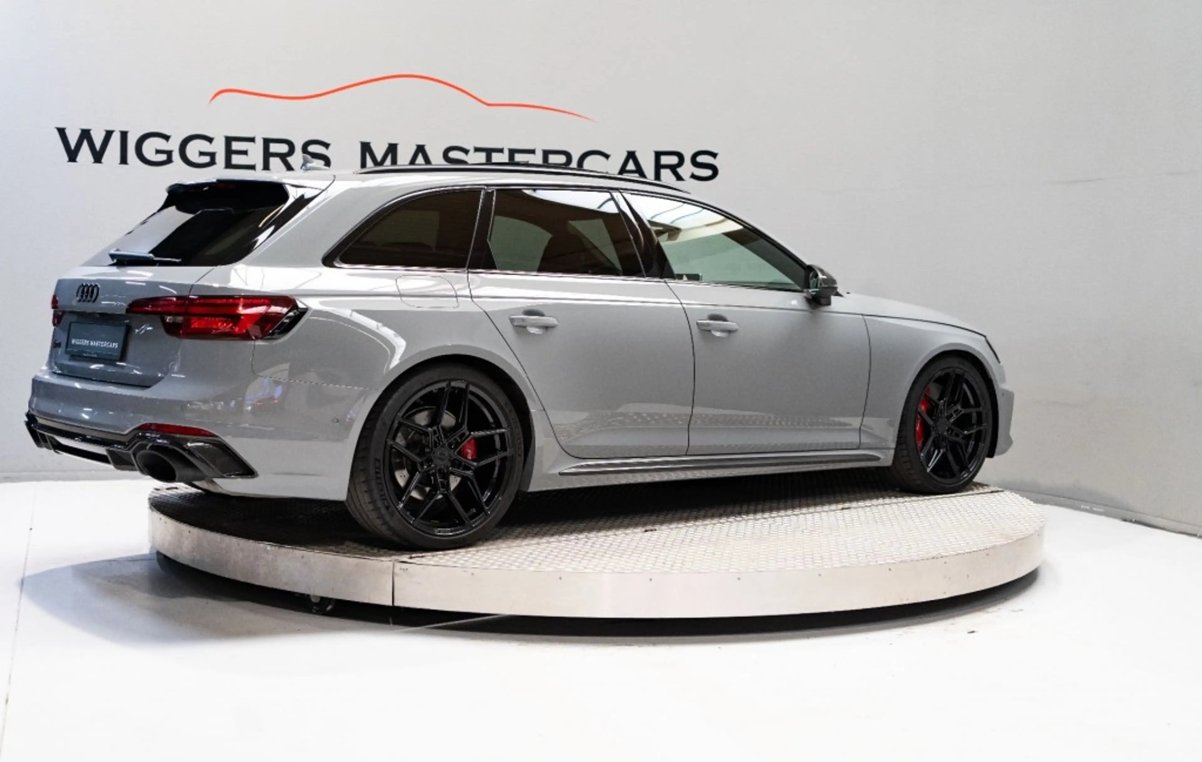 Audi RS4 2.9 TFSI 450 PK, Panodak, B&O audio, Head-up, Ker — photo 13