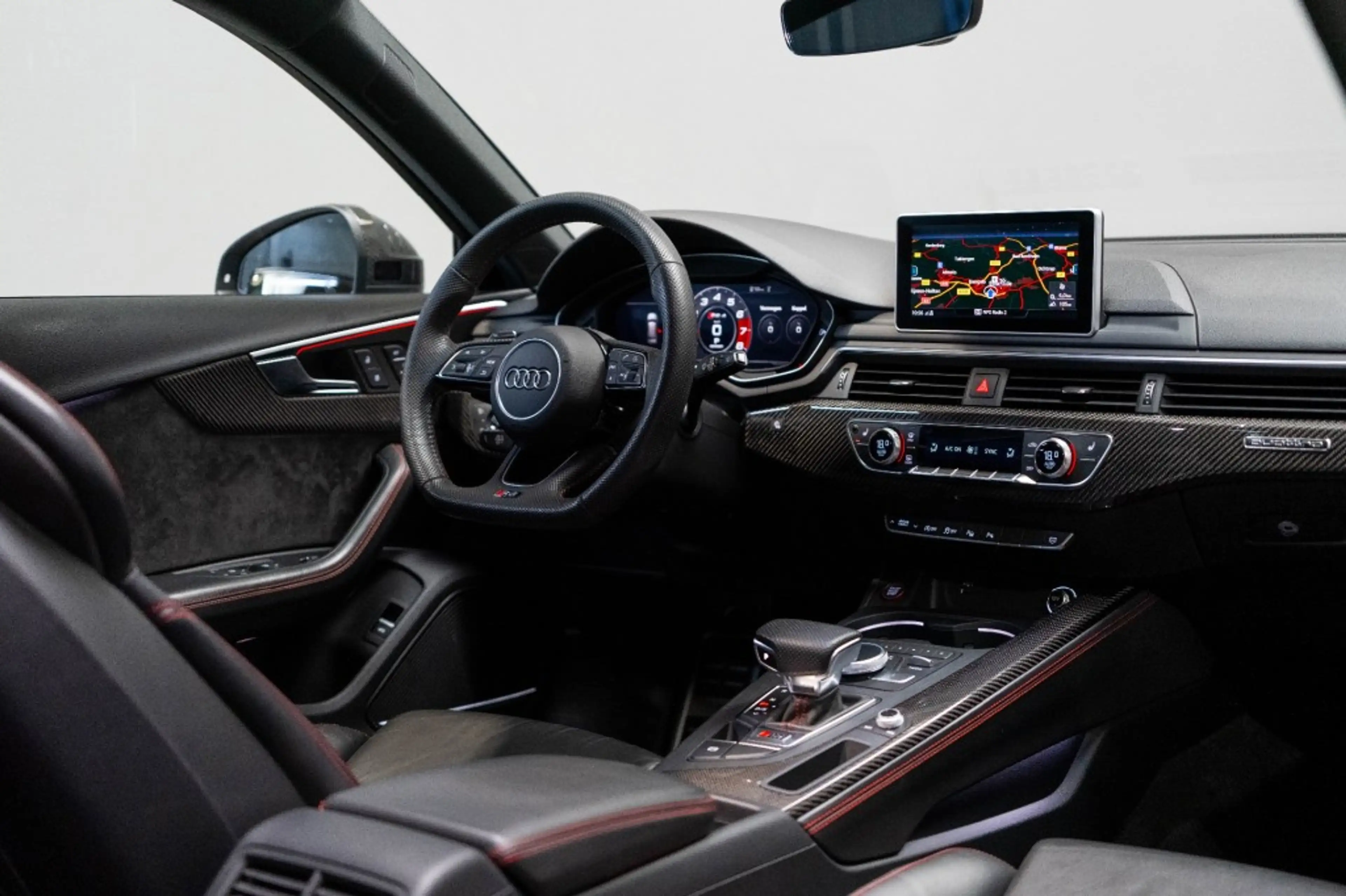 Audi RS4 2.9 TFSI 450 PK, Panodak, B&O audio, Head-up, Ker — photo 3