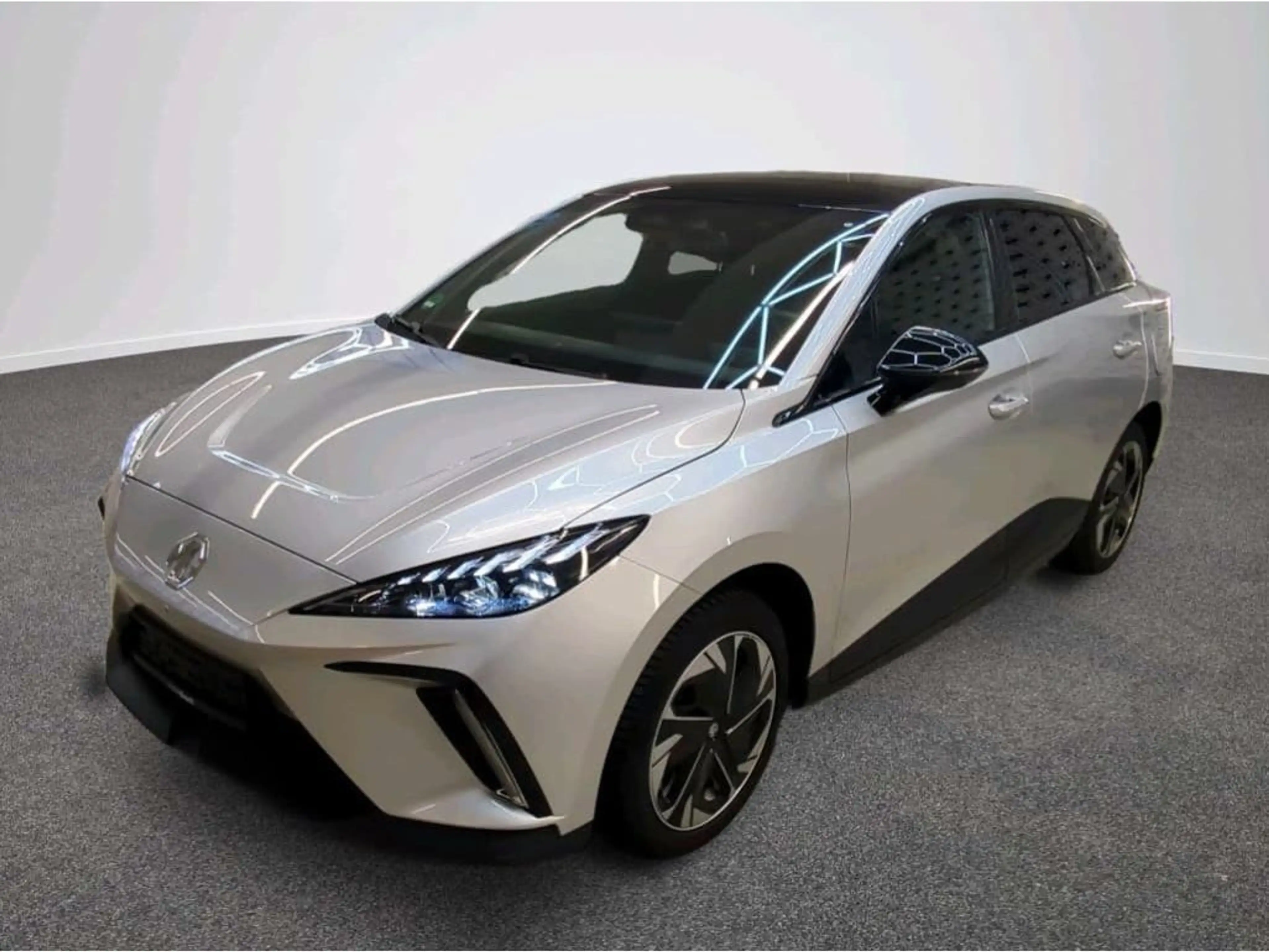 MG MG4 150 kW Luxury 64 kWh 360° ACC BLIS LED Lane AUT Kl — photo 2