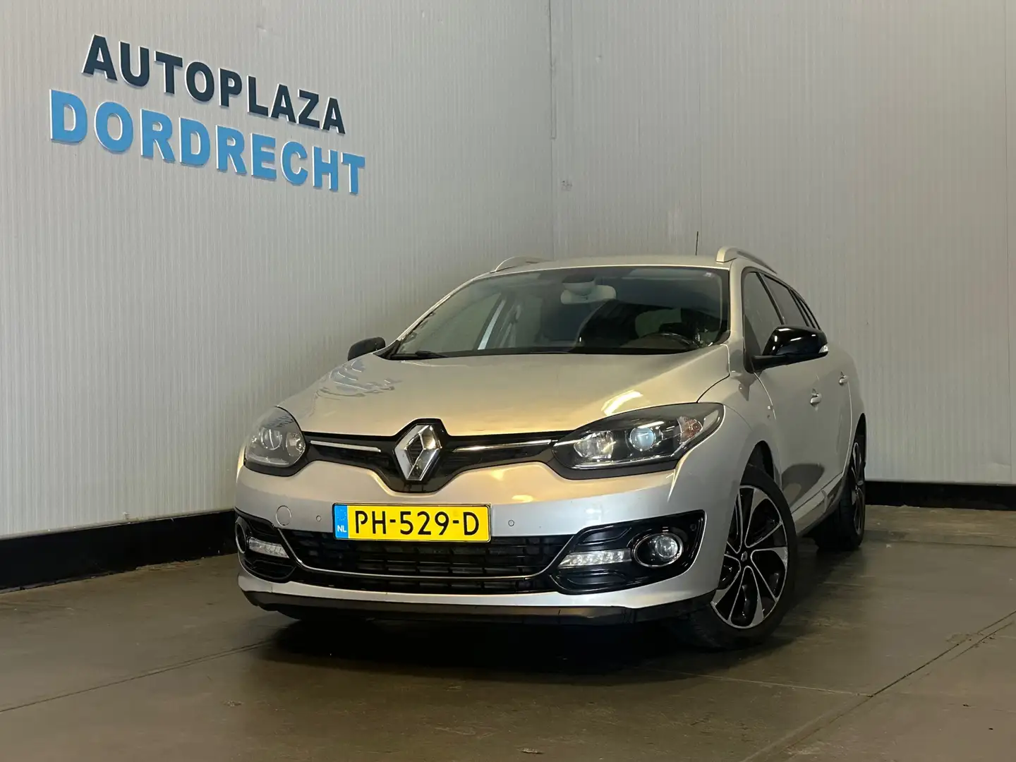 Renault Megane Estate 1.5 dCi GT-Line Camera / Bose Grijs - 2