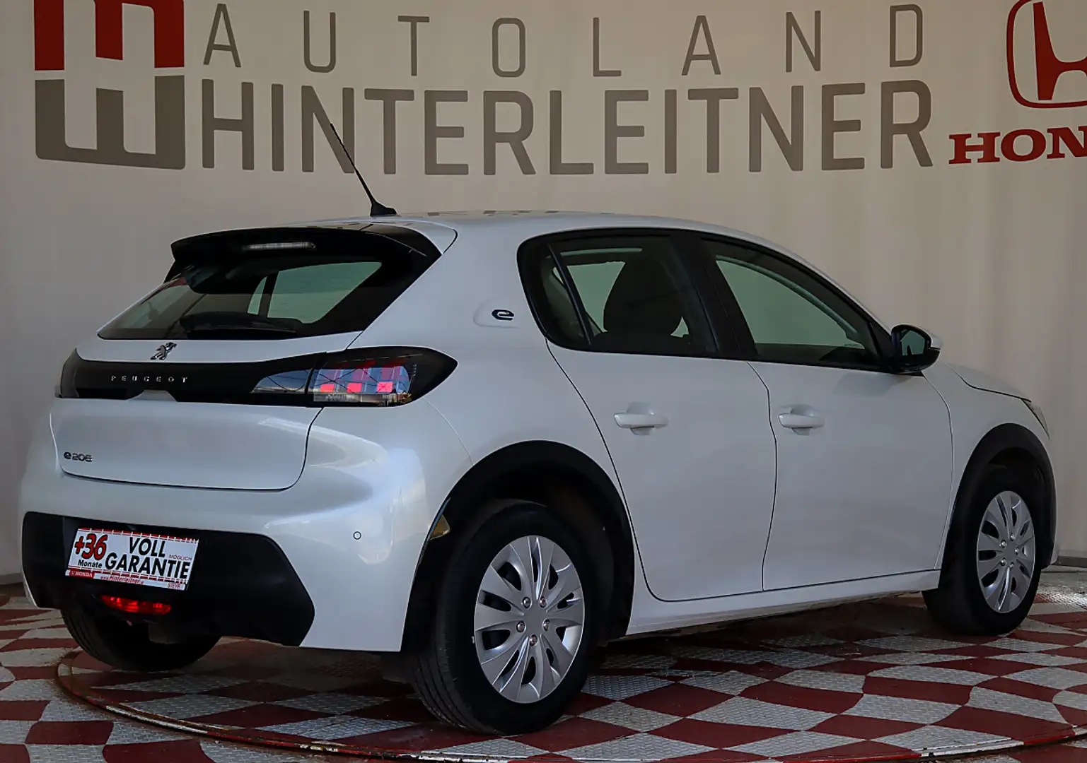 Peugeot e-208 50kWh netto 12.375.- LED KAMERA NAVI Weiß - 2