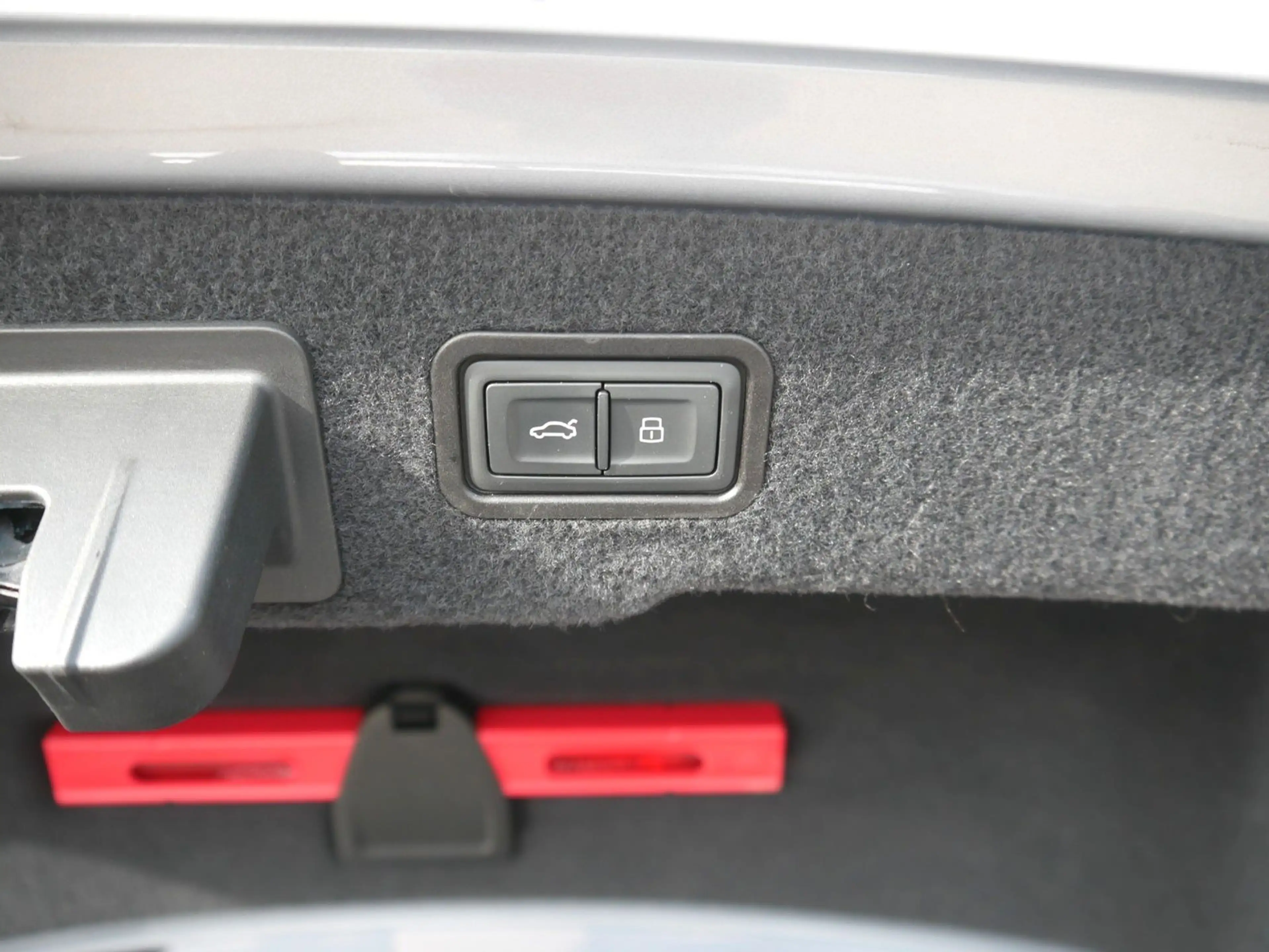 Audi A8 55 TFSI Quattro S-Line B&O/PANO/STHZ/H-UP/360 — photo 14