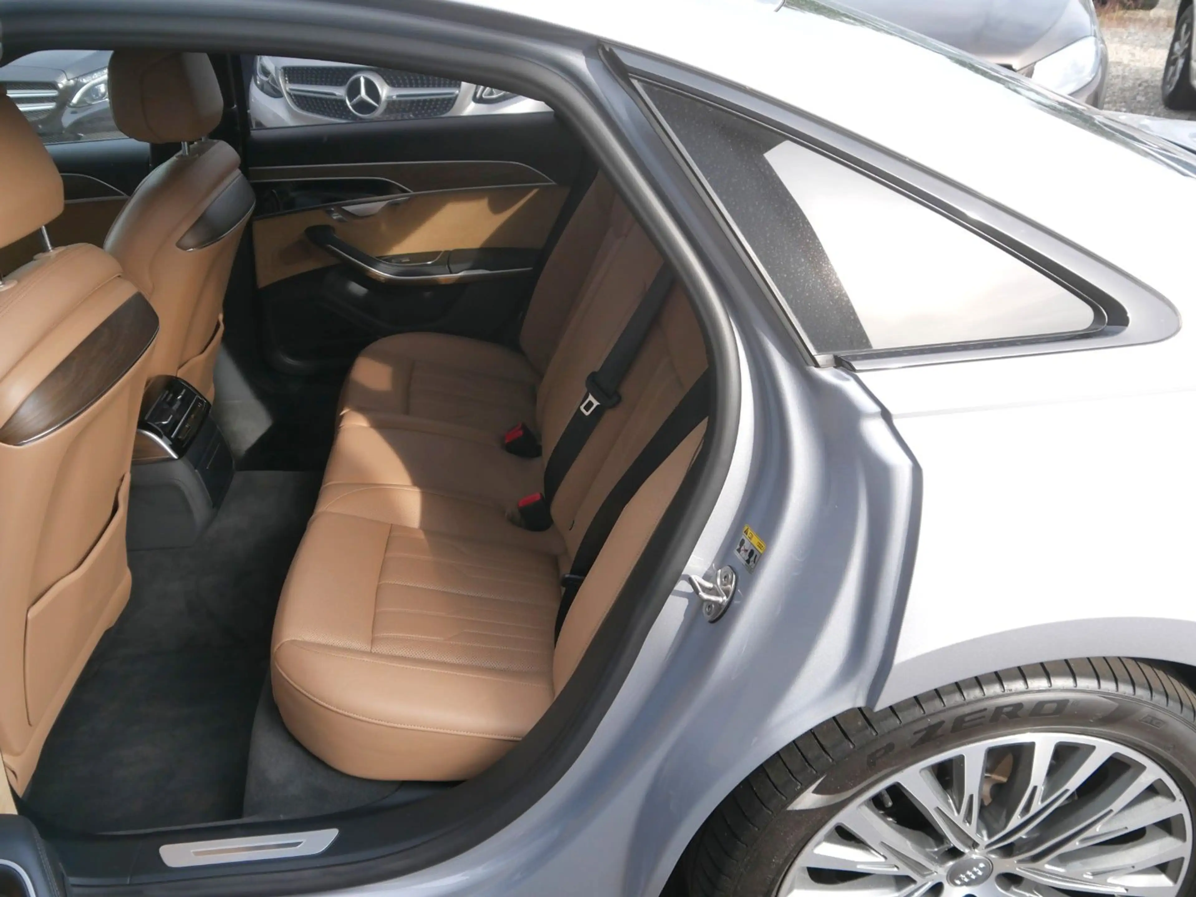 Audi A8 55 TFSI Quattro S-Line B&O/PANO/STHZ/H-UP/360 — photo 9