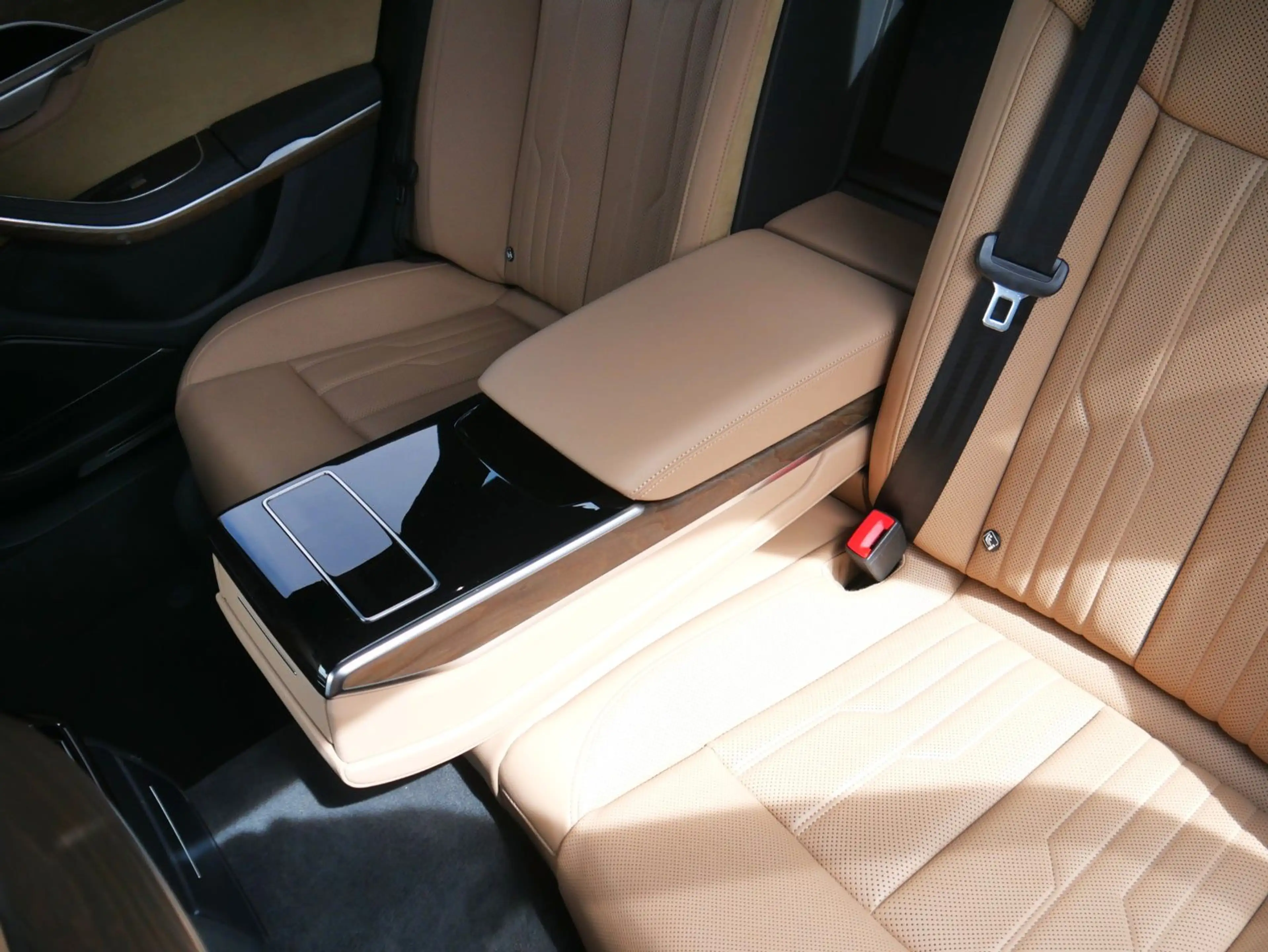 Audi A8 55 TFSI Quattro S-Line B&O/PANO/STHZ/H-UP/360 — photo 11