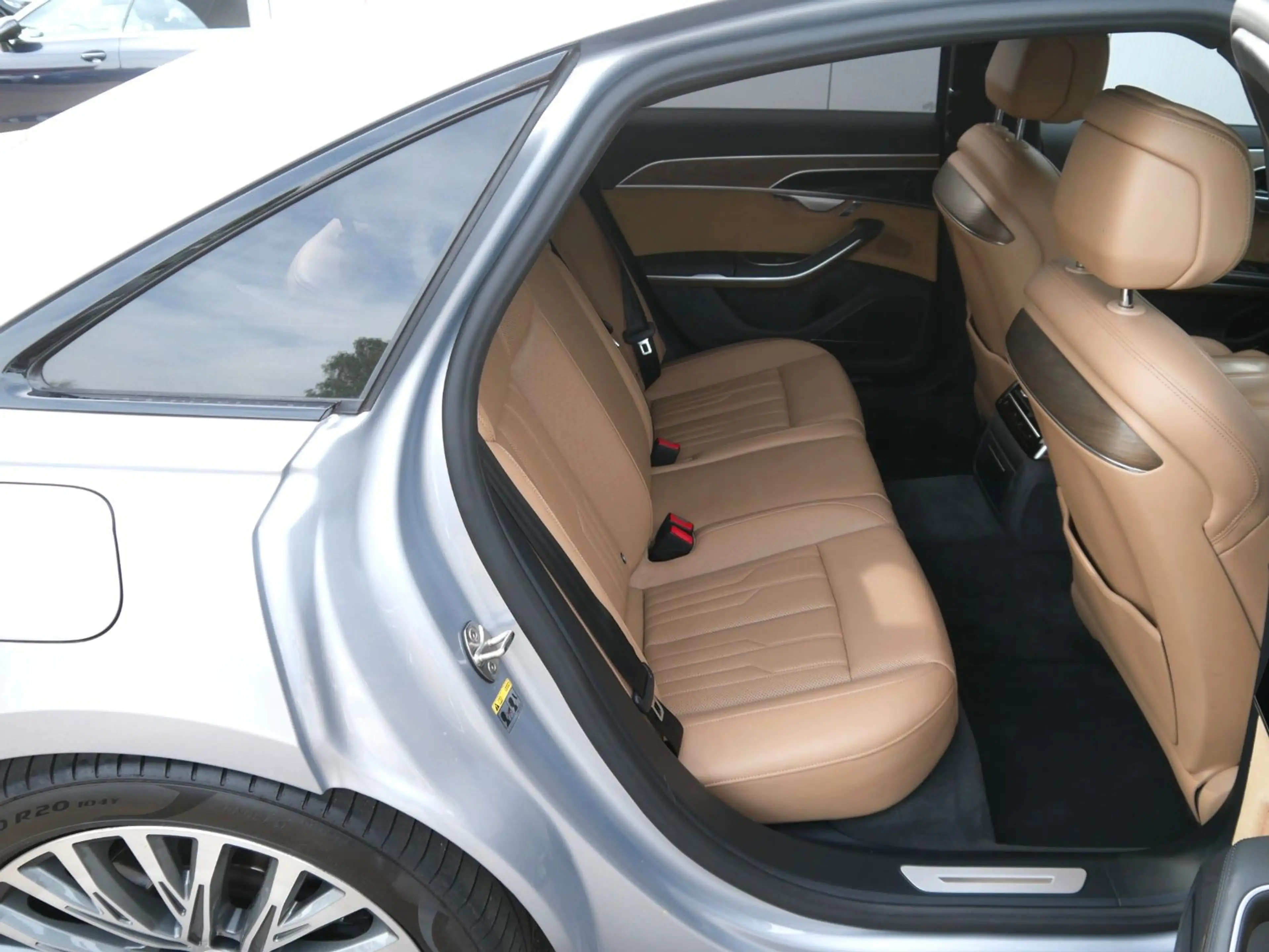 Audi A8 55 TFSI Quattro S-Line B&O/PANO/STHZ/H-UP/360 — photo 15