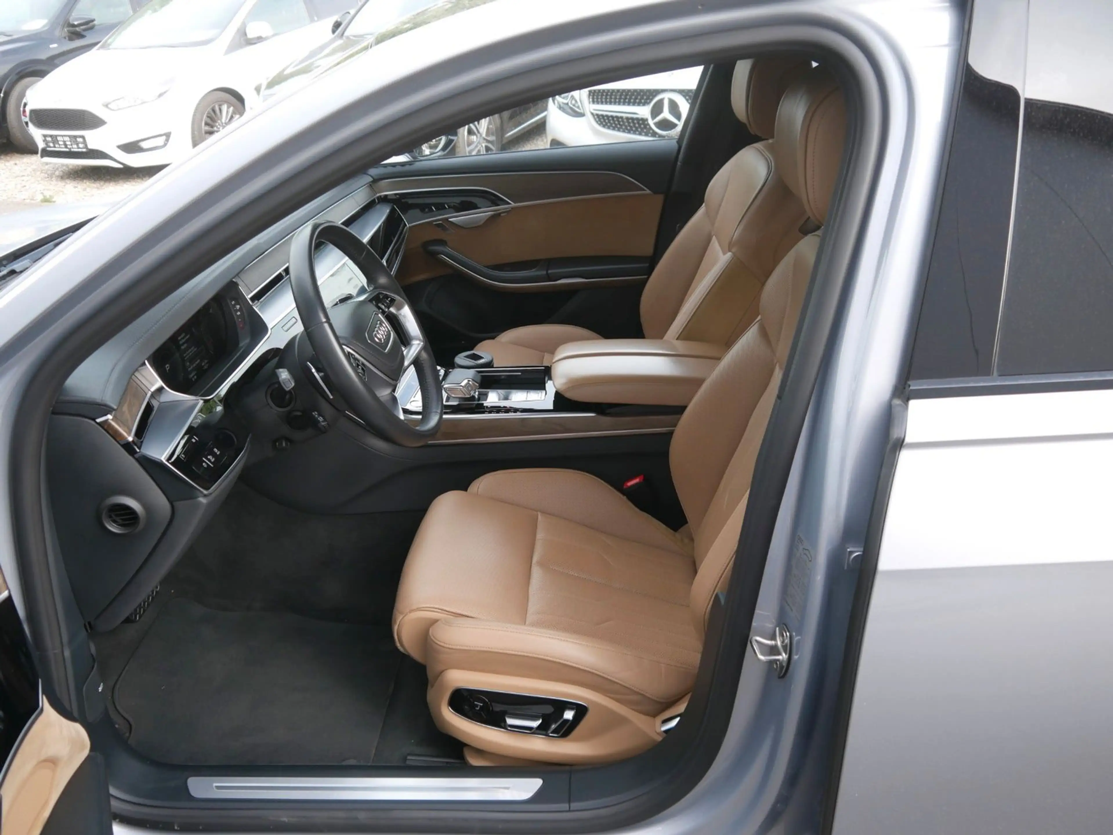 Audi A8 55 TFSI Quattro S-Line B&O/PANO/STHZ/H-UP/360 — photo 7