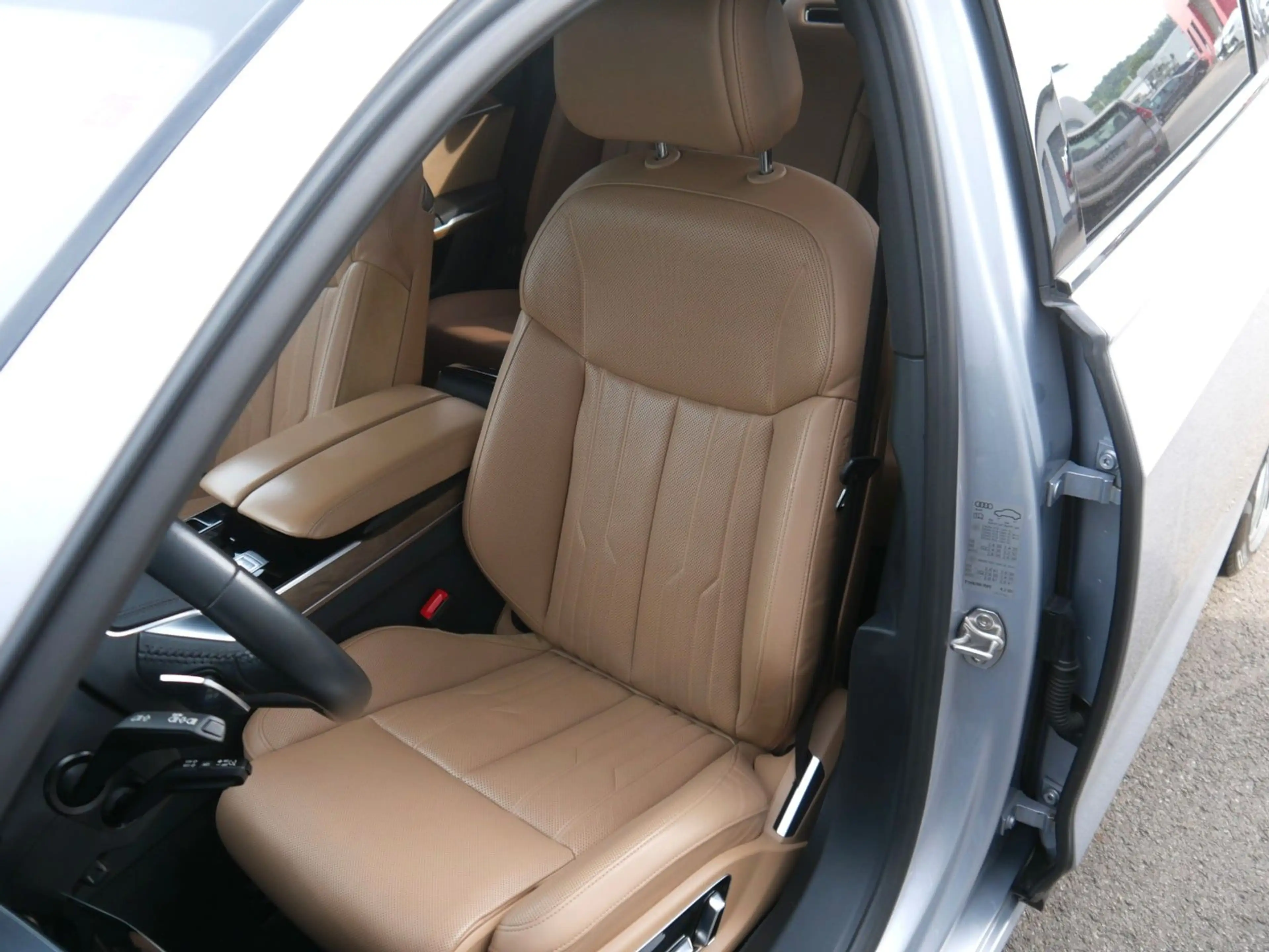 Audi A8 55 TFSI Quattro S-Line B&O/PANO/STHZ/H-UP/360 — photo 8