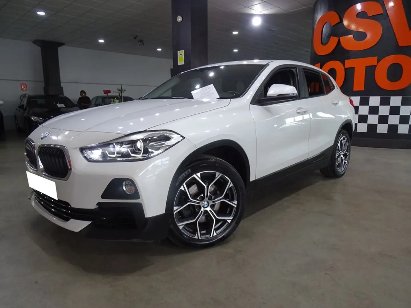 BMW X2 sDrive18i Blanc - 2