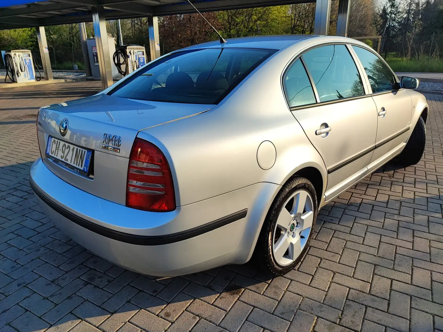 Skoda Superb 1.9 tdi Comfort - 1