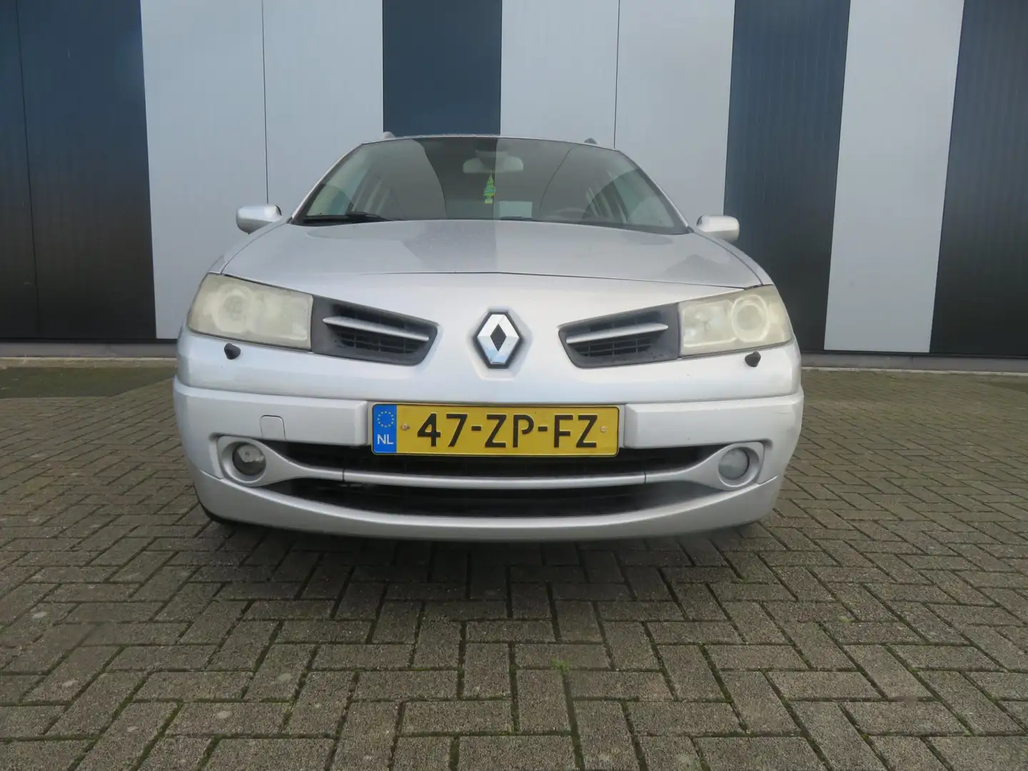 Renault Megane Grand Tour 1.6-16V Tech Line Grijs - 2