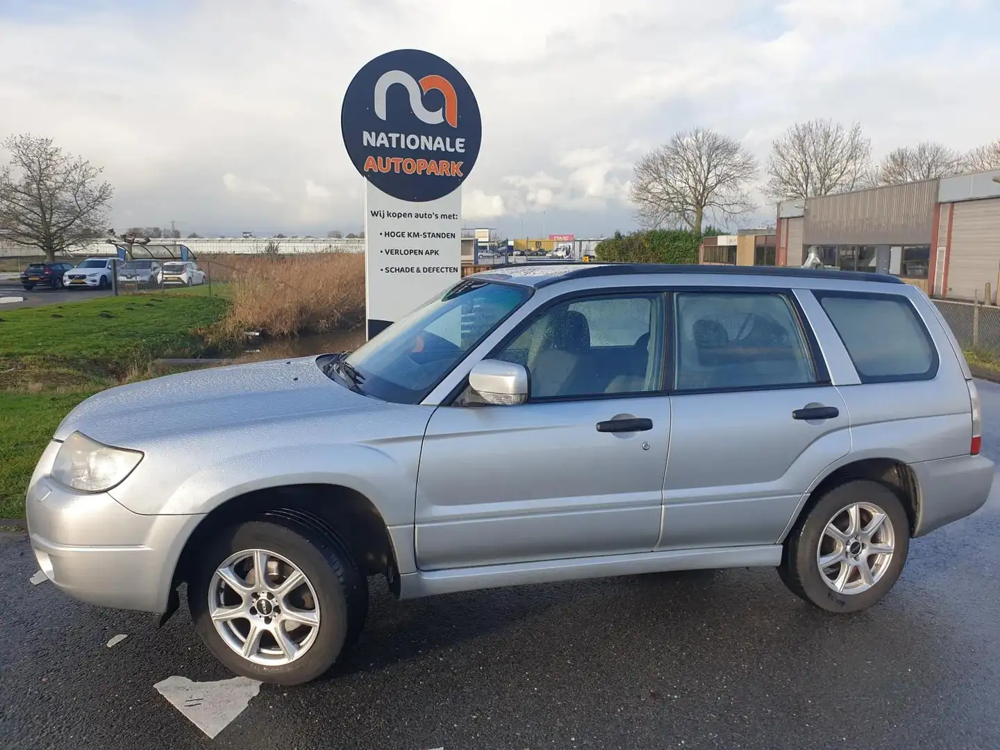 Subaru Forester * 2006 *4X4* 220 DKM * AUTOMAAT * CLIMA * PARKEER Szary - 2