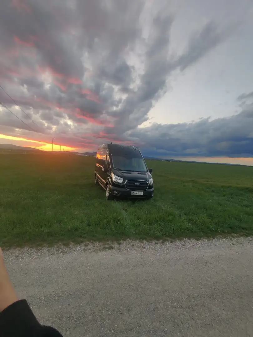 Ford Transit L3H3 mit Heckantrieb und 6 sitzen - 1