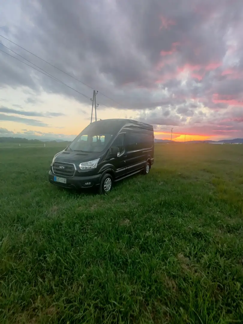 Ford Transit L3H3 mit Heckantrieb und 6 sitzen - 2