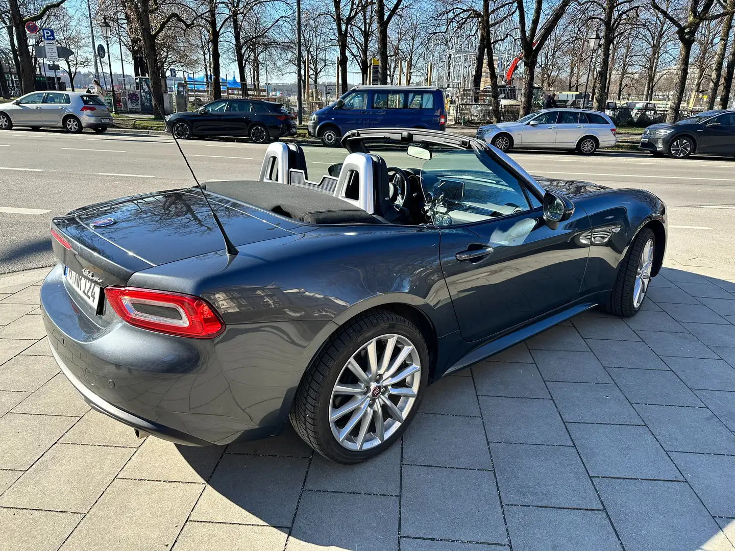 Fiat 124 Spider 124+Spider+1.4+MultiAir+Turbo+Lusso nur 24200km! Szürke - 1