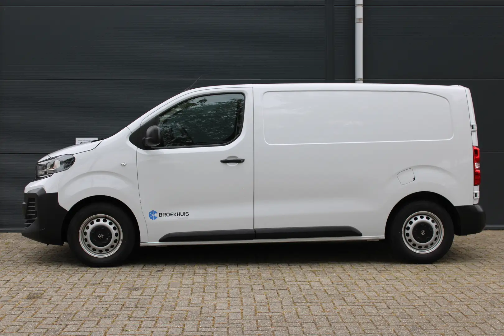 Opel Vivaro 2.0 Diesel 145 L2 / Navigatie / Trekhaak / Camera Wit - 2