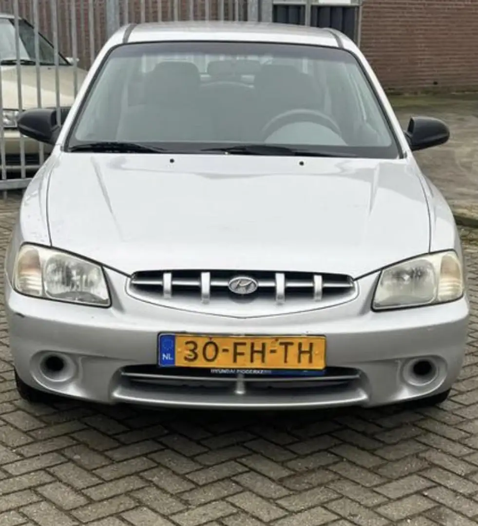 Hyundai ACCENT 1.5i Automatik GS - 1