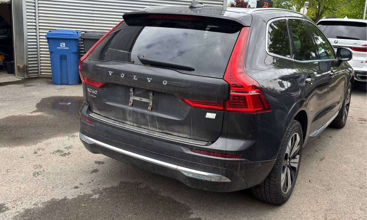 2023 Volvo XC60 T8 RECHARGE+ T8 BRIGHT THEME HYBRID CUIR TOIT PANO alt 3