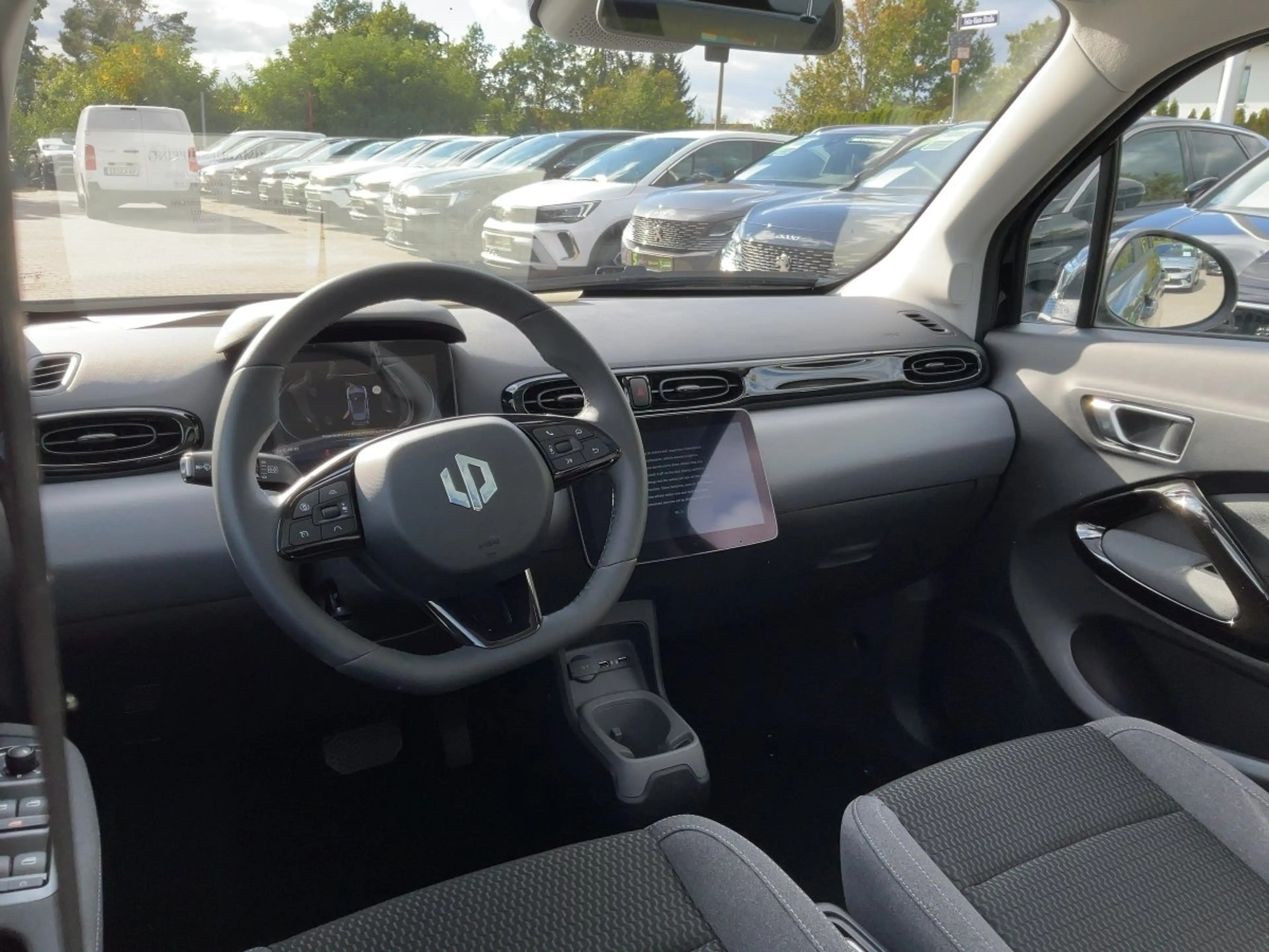 Leapmotor T03 37 70 kW BEV ACC+Navi+Pano+SD+Kam.+KeyLess — photo 11