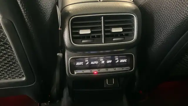 Mercedes-Benz Gle view 14