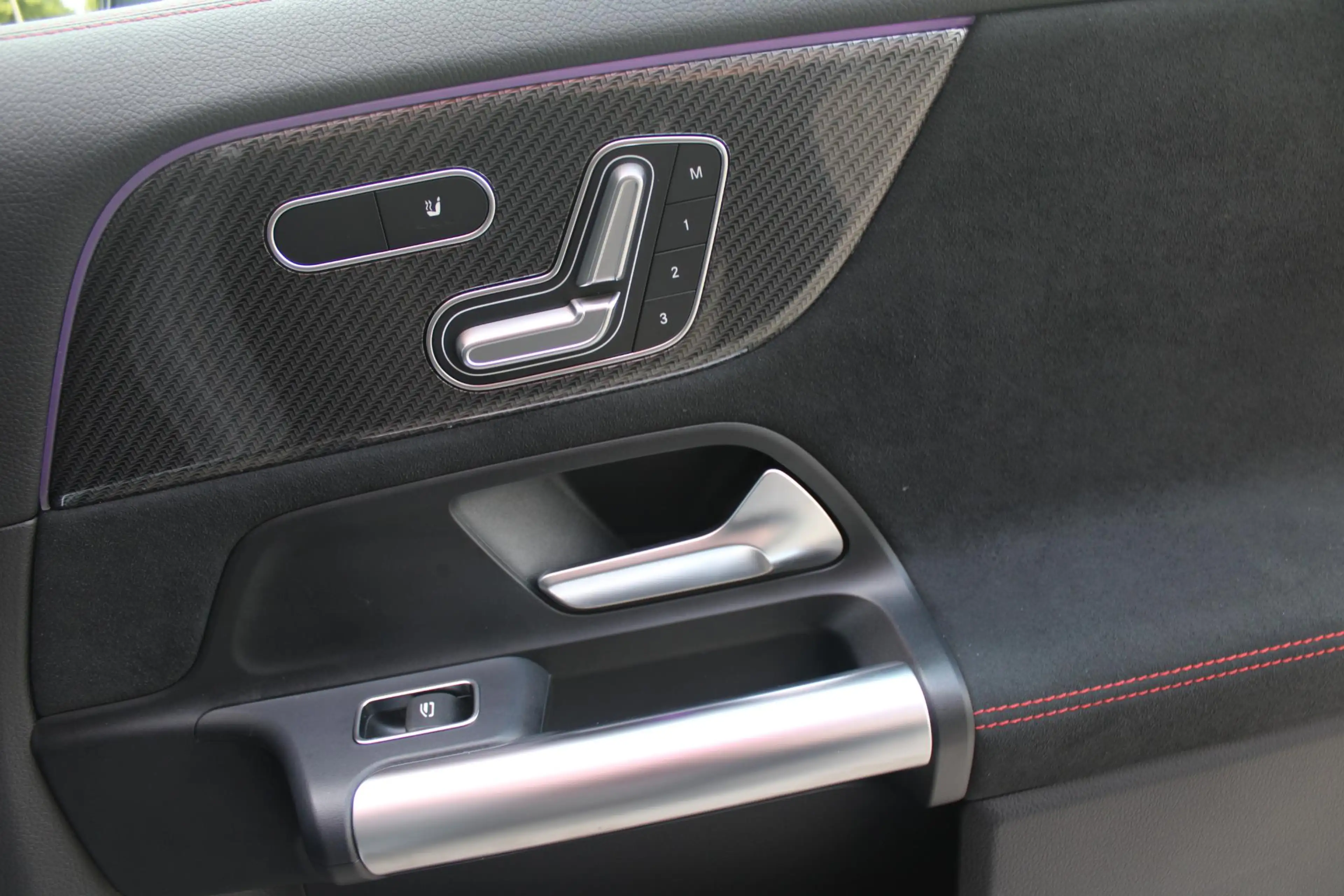 Mercedes-Benz GLA 250 e AMG Line | PANORAMISCH SCHUIF/KANTEL DAK | SFEER — photo 43